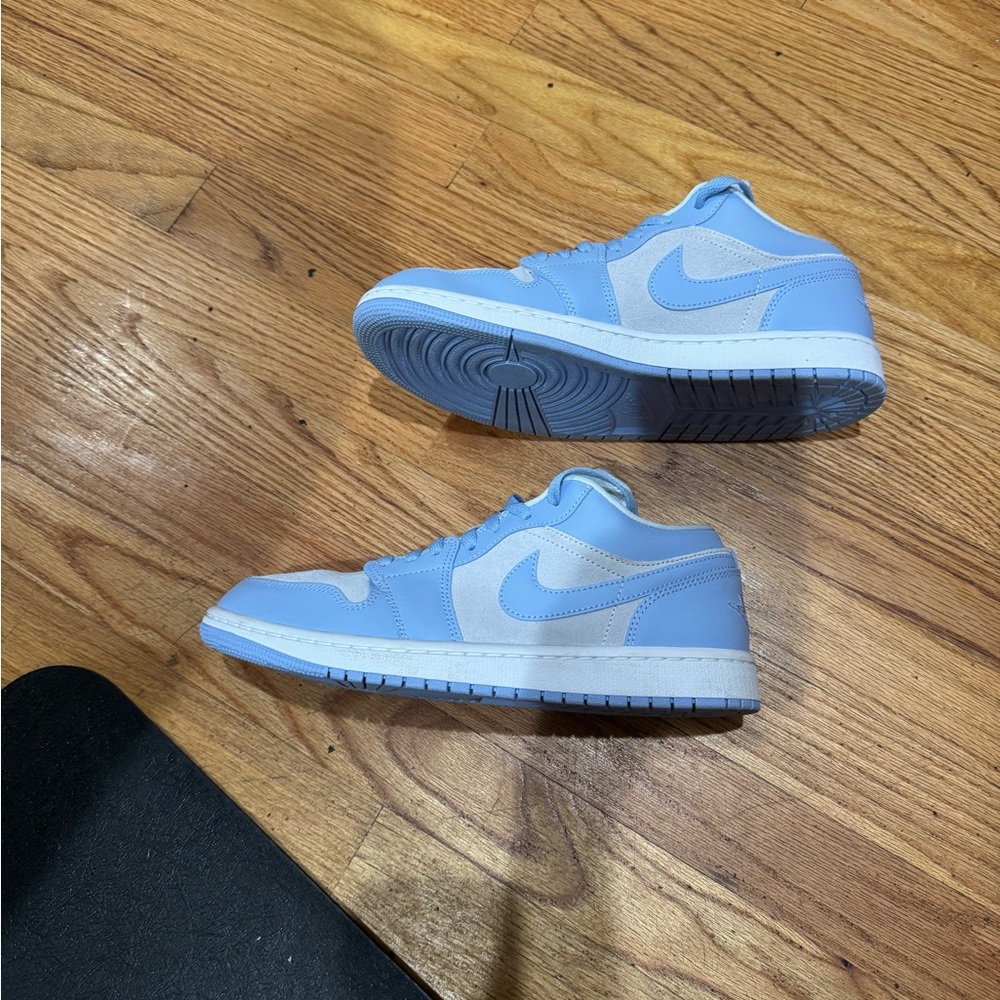 Jordan 1 Low Football Grey Aluminum (Women’s) ***EUC***